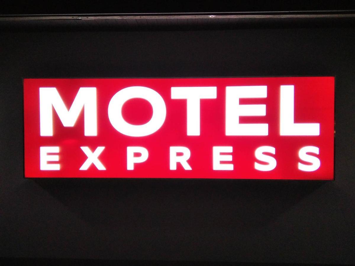 Motel Express Bogucin  Bagian luar foto